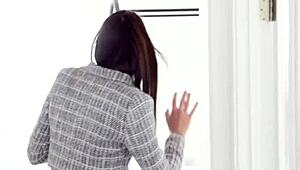 Andi Rose pleads for client to cum in her tight ass