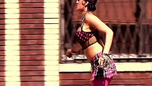 大胆拉丁妹Samira猛吸猛操