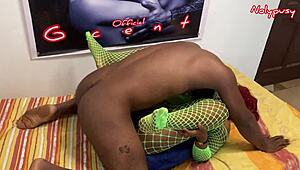 Curvy Babe Screams as Pussy Gets Soaked