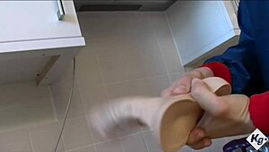 fit blonde milf tia layne says, 'come fuck my juicy cunt, handymen'