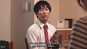 Kanna Misaki在亲密家族课程中教处男弟弟接吻。