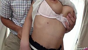 日本女孩意外尿尿导致生内射