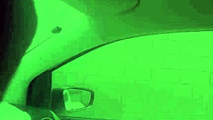 Carona com tia acaba em dedadas