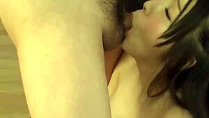 我爱市来美保的巨乳如何口交并被射精