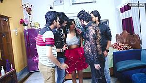 Desi可爱娃娃面对群交和多次射精带印地语音频