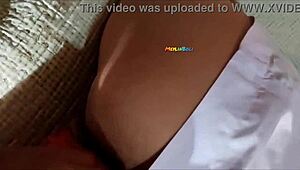 Ay mi amor, despacio? Es mi primera vez siendo follada en uniforme escolar en La Paz Bolivia.