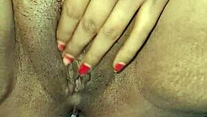 indian wet pussy bhabhi hard dildo fuck