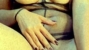 ofereço meu cuzinho para PRIMEIRO ANAL tenho 18 anos rosa vermelha