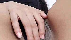 Papai, você gosta da minha bucetinha, né?