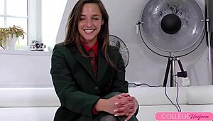 Amirah Adara Bounces Bubble Butt on Dick