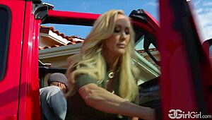 Paige Owens And Brandi Love Explore Deep Emotional Lesbian Desires With Scissoring And Face Sitting