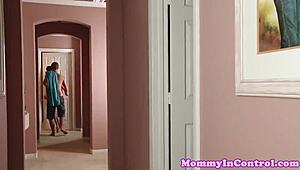 Amateur MILF gets facial after hot threeway action! 🔥