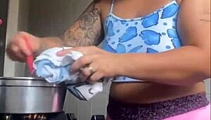 我忍不住闪现肿胀骚逼给你看