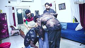 Desi可爱娃娃面对群交和多次射精带印地语音频