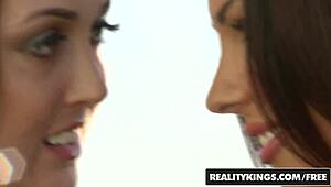 lesbian threesome with kirsten price, sammie rhodes, melissa jacobs feels so wild