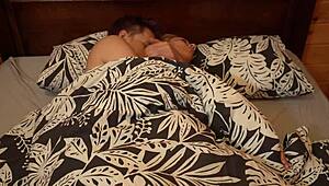 早上硬核性爱与可爱业余女友感觉无与伦比