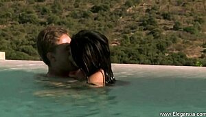 I enjoy this asian milf massage so sensual and relaxing.