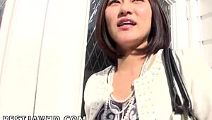 Ameri Koshikawa，想看我撕衣服做疯狂的日本操吗？