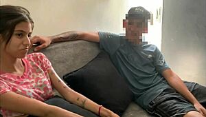 哥们，我的继妹用狂野硬操换取沉默！