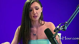 年轻AV女优适应多人轮番猛操