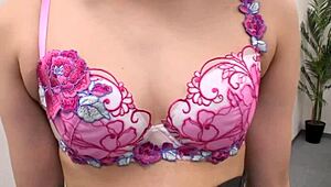 日本女学生面对假偶像试镜