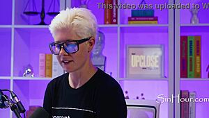 年轻AV女优适应多人轮番猛操