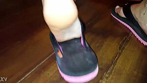 Hey, check out this intense footjob with Luh's feet! 😍