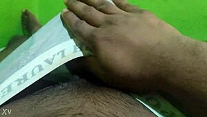 男人独撸黑屌手交自慰秀