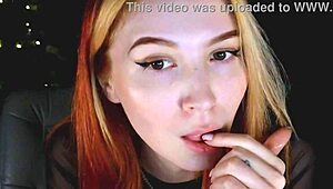 Look how I suck my thumb