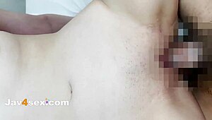 色学生Hinano Tachibana在无码床单中狂野