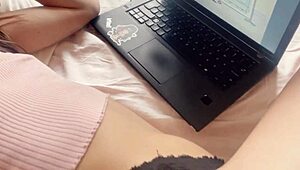 我在浴室自慰然后出去操？