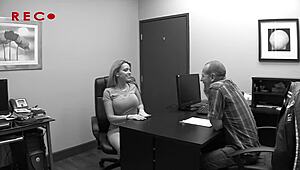 饥渴狂吞巨屌！