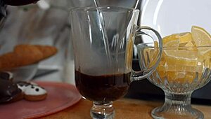 我不敢相信洛拉·布雷德利让我操她丰满身材并内射