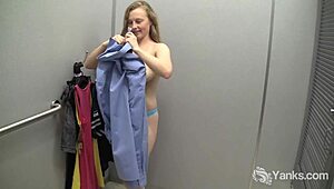 busty yanks milf lili sparks preps for solo climax