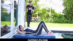 this yoga milf is ready for some intense workout - lexi luna 💪