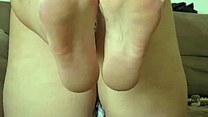 Quero Esfrega Meus Pes No Seu Pau Ate Voce Gozar