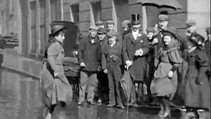 讲述Dark Lantern Entertainment的维多利亚绅士秘密情色告白中的复古三人行