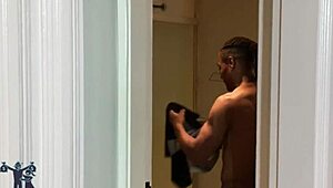 Neighbor exploits shower issue to seduce Brazilian lady for steamy femdom session. Subtitles in Spanish.