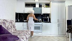 When Stepson Fucks Stepmom In The Ass She Forgets That Breakfast Is Being Prepared