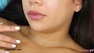 Wow, this stunning Latina beauty is showing off her sexy body!