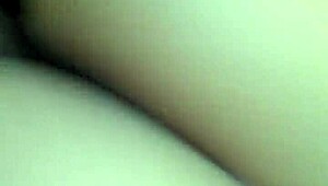 人妻骑朋友大屌狂射精