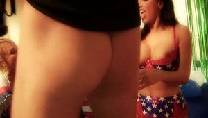 foursome with lesley zen and carly parker in group action