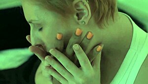 emme white and giovana bombom are fucking in the hotel room