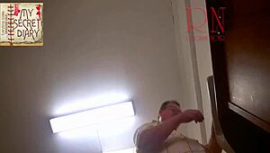 办公室支配，老板撕衣服和多汁女仆动作