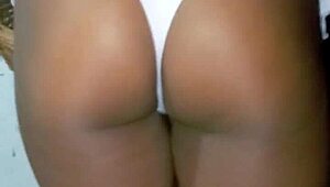 Oh no, my sister-in-law shows her pussy while I try to watch the Corinthians game!