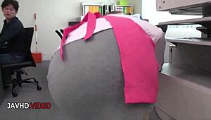 Chihiro Akino 的口交技巧用内射让办公室朋友印象深刻