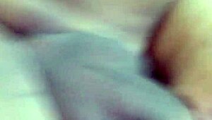 人妻骑朋友大屌狂射精