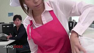 Chihiro Akino 的口交技巧用内射让办公室朋友印象深刻