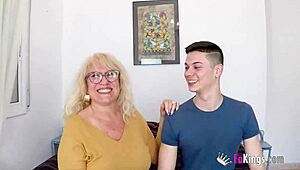 Mrs. Fina 被急切新人猛烈猛干在狂野动作中。