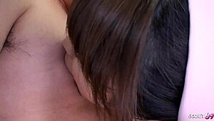 哇，大胸日本护士诱惑病人无码中出性交！多快的快餐！